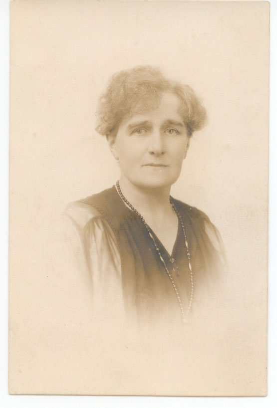 Photograph of Minnie Smith