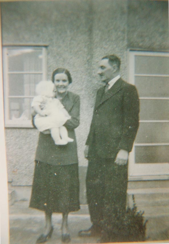 c1937 - Edward and Beatrice Freeland with baby 